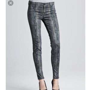 J BRAND Skinny Jeans